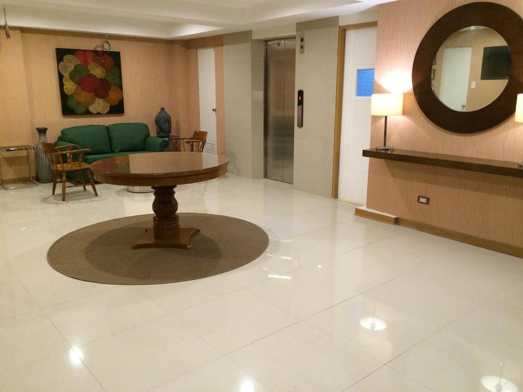 Stone House Hotel Pasay Exteriér fotografie